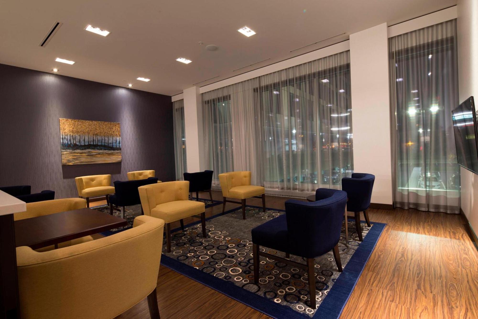 Courtyard By Marriott Québec Esterno foto